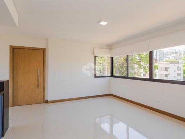 Apartamento semi mobiliado, andar alto de frente e ensolarado!