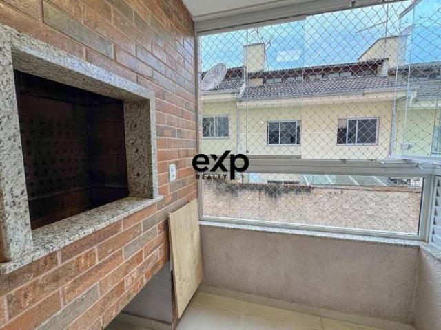 APARTAMENTO SEMI MOBILIADO, COM 2 VAGAS, ELEVADOR E ÁREA DE LAZER