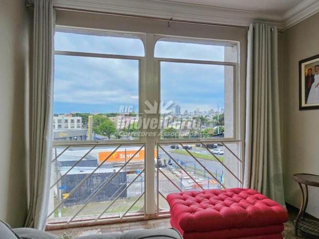 Apartamento semi mobiliado de 133 m² privativo com