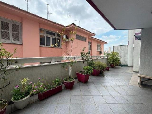 Apartamento semi mobiliado em área nobre de São Leopolo