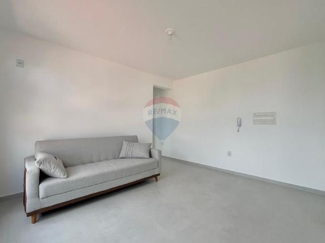 Apartamento semi mobiliado em Camobi