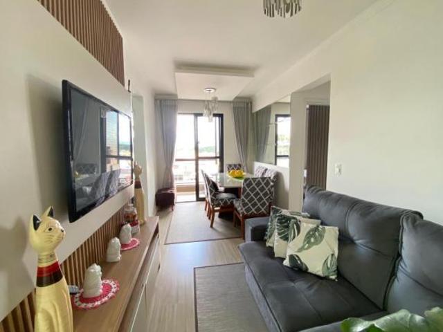 Apartamento semi mobiliado no Boqueirão!