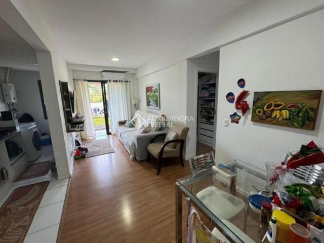 Apartamento semi mobiliado no centro da cidade!