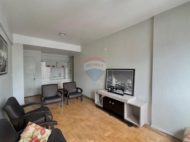 Apartamento semi mobiliado para locação no centro de Santa Maria