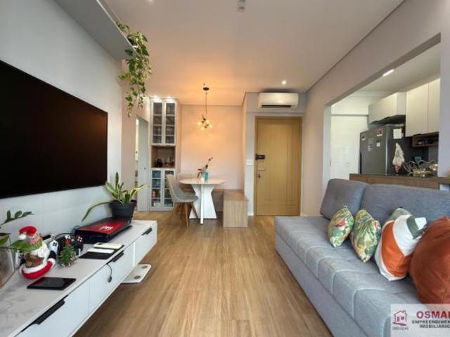 Apartamento Semidecorado à Venda no Campo Grande, Santos/SP / 1 Dormitório e Vaga