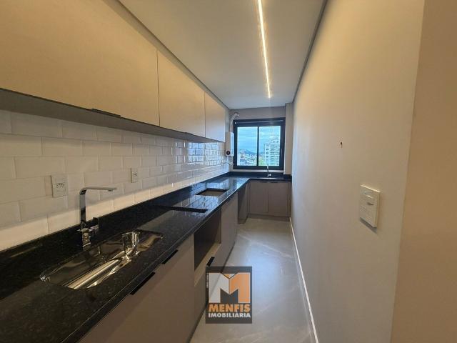 Apartamento Semimobiliado no Centro