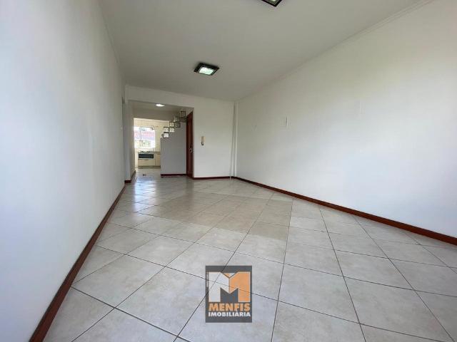 Apartamento Semimobiliado no Centro