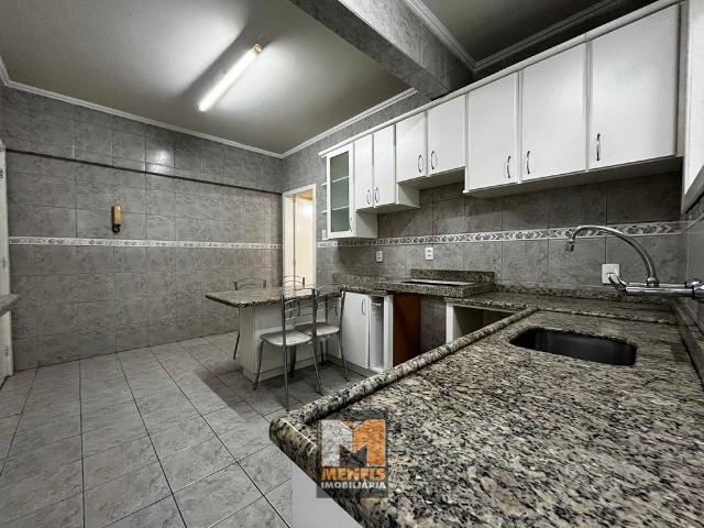 Apartamento Semimobiliado no Centro