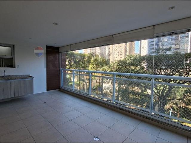 Apartamento semimobiliado no Condomínio Vision Brooklin, com 110 m² e 3 dormitórios ao lado da Berrini