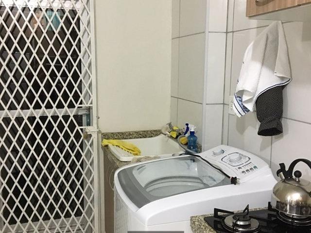 Apartamento semimobiliado no Vila Mariza