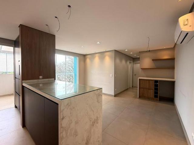 APARTAMENTO SEMIMOBILIADO À VENDA NO EDIF. GOIÂNIA, CENTRO DE APUCARANA