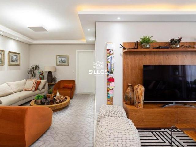 Apartamento semimobiliado com 4 quartos à venda no Água Verde em Curitiba