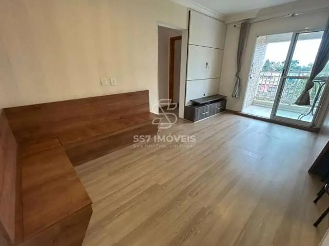 Apartamento semimobiliado com 2 quartos, com condomínio completo no Capão Raso!