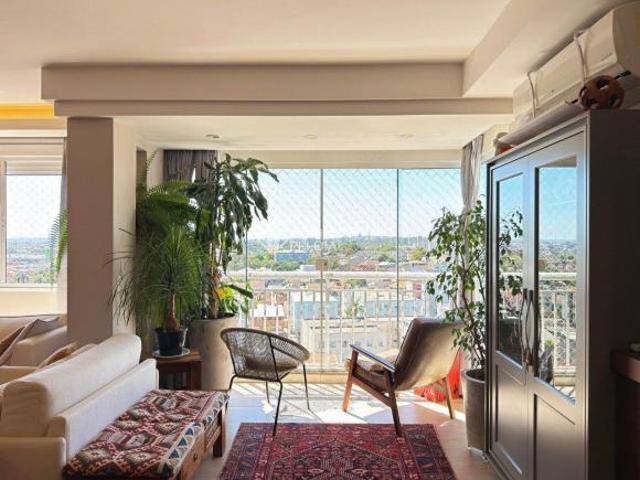 APARTAMENTO SEMIMOBILIADO COM SACADA INTEGRADA E CHURRASQUEIRA NO JARDIM LINDÓIA