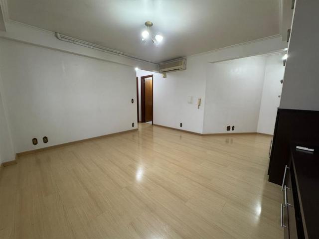 Apartamento Semimobiliado Duplex