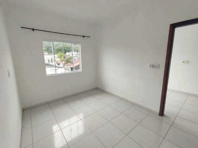 Apartamento semimobiliado à venda em Jaraguá do Sul
