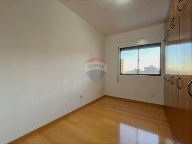 APARTAMENTO SEMIMOBILIADO 2 DORMITÓRIOS – NO CENTRO!