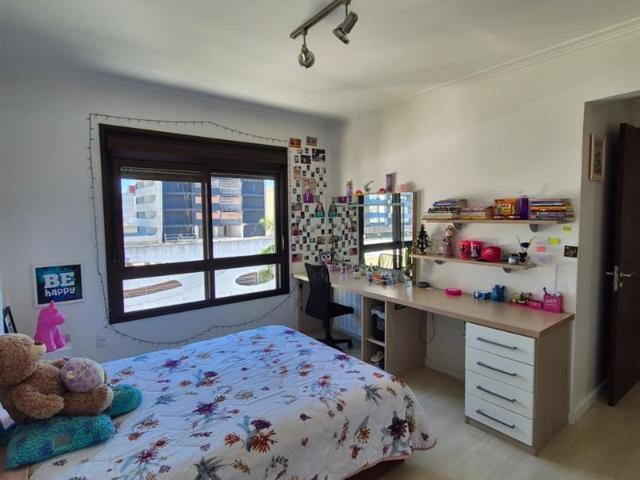 Apartamento Semimobiliado