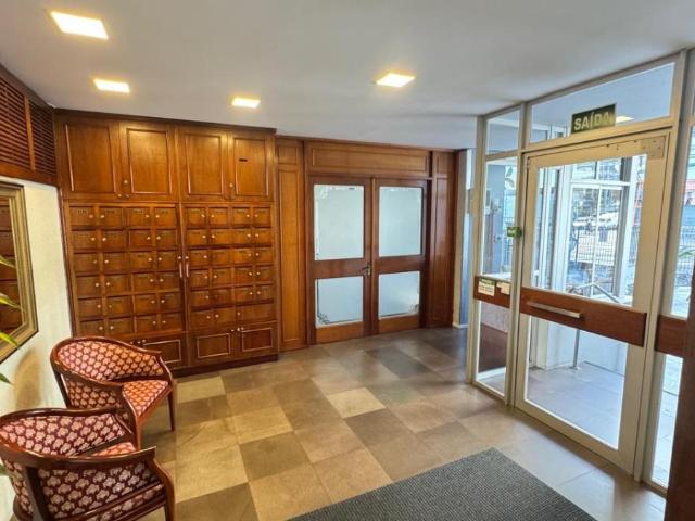 Apartamento Semimobiliado