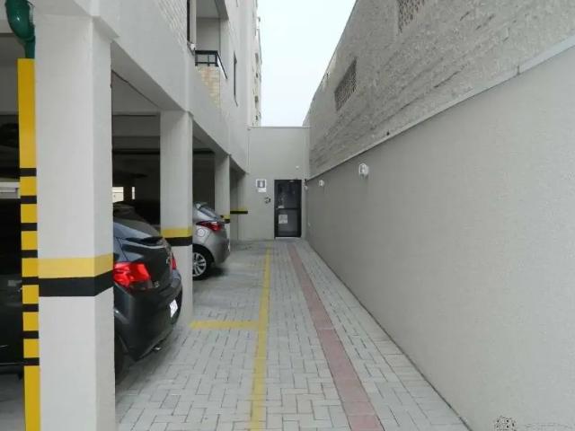 Apartamento seminovo para alugar no costeira schmoeller imóveis
