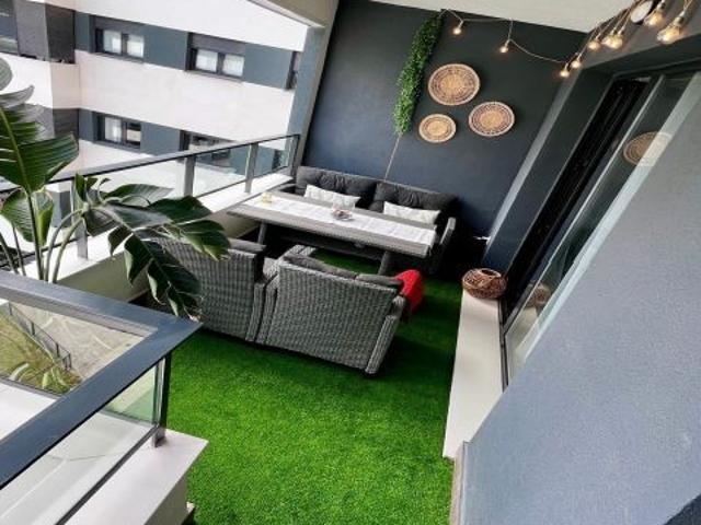 Apartamento seminuevo en urbanización cerrada en Valencia zona Nou Benicalap