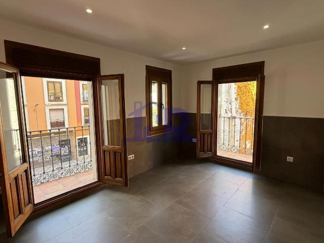 Apartamento sin amueblar en el centro Piso en alquiler en Cuenca