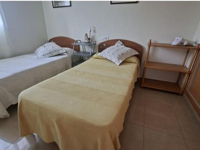 Apartamento situado en la playa de Guardamar del Safor, a tan solo 300 metros del mar