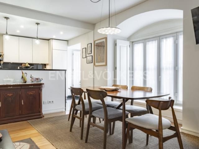 Apartamento sofisticado T2 em edifício de luxo no Chiado
