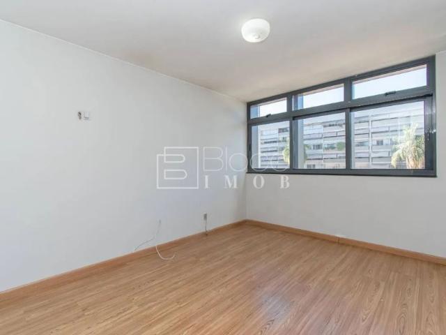 APARTAMENTO SQS 316 ASA SUL 3 QUARTOS 1 SUÍTE CLOSET 1 VAGA VAZADO NASCENTE MEIO DE QUADRA