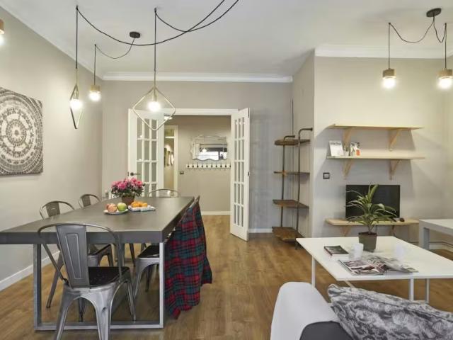Apartamentos 3 Dormitorio Barcelona Barcelona ES98376148