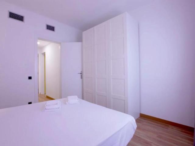 Apartamentos 3 Dormitorio Barcelona Barcelona ES104925453