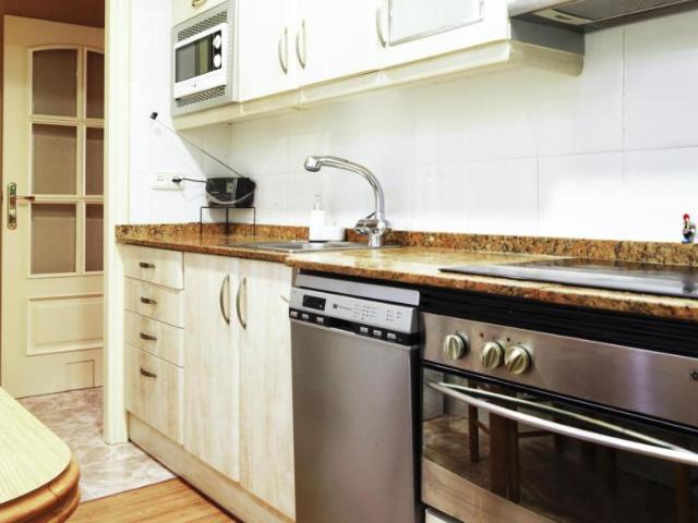 Apartamentos 3 Dormitorio Barcelona Barcelona ES104930238