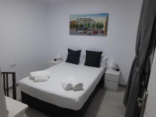 Apartamentos 3 Dormitorio Barcelona Barcelona ES104931527