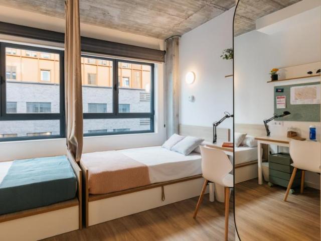 Apartamentos 40 Dormitorio Barcelona Barcelona ES104930081