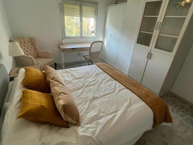 Apartamentos 4 Dormitorio Málaga Málaga ES103654525