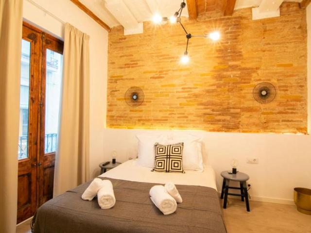 Apartamentos 5 Dormitorio Barcelona Barcelona ES102400169