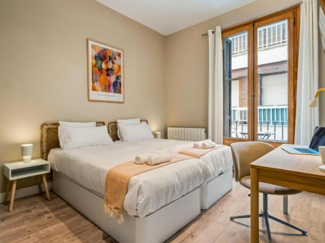 Apartamentos 6 Dormitorio Barcelona Barcelona ES102436207