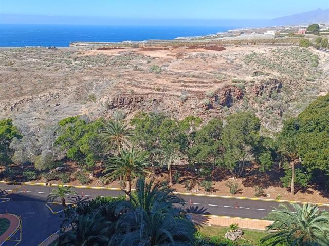 Apartamentos con posibilidad de alquiler vacacional, vistas. 100m² Adeje