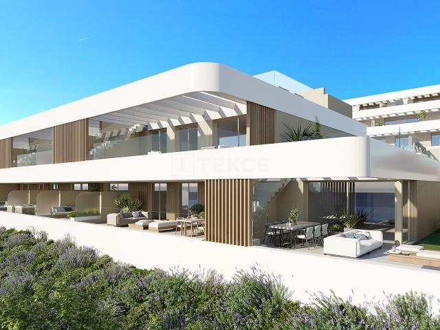 Apartamentos con Vistas Panorámicas al Mar en Estepona, Málaga