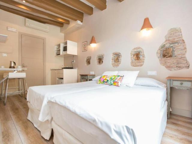 Apartamentos Barcelona Barcelona ES104472532