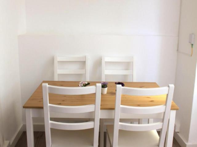 Apartamentos Barcelona Barcelona ES104721372