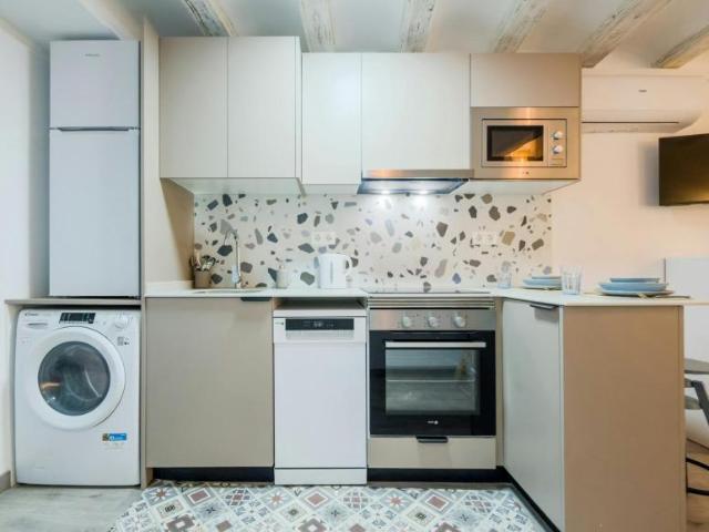 Apartamentos Barcelona Barcelona ES104889442