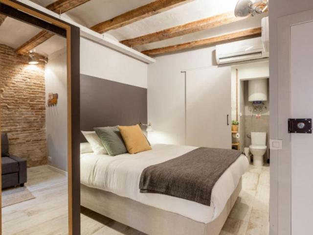 Apartamentos Barcelona Barcelona ES104897245