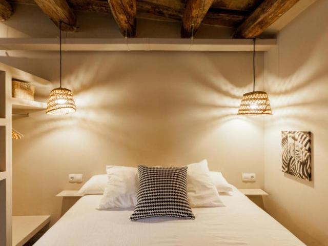 Apartamentos Barcelona Barcelona ES104897266