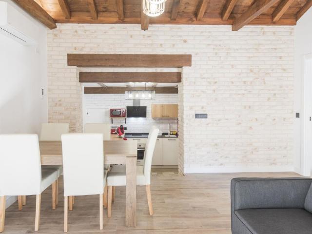 Apartamentos Granadal. Alto