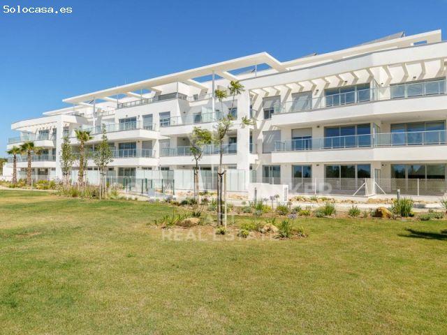 Apartamentos de 2 y 3, áticos de 3 y 4 dormitorios en Mijas Costa