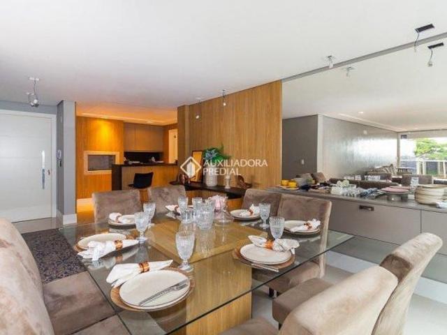 Apartamentos de alto luxo em frente ao Guaiba