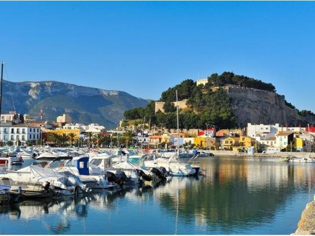 Apartamentos de obra nueva a 100 metros de la playa en Denia