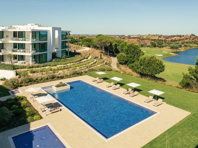 Apartamentos de luxo T2 no Monte Rei Golf & Country Club, Algarve