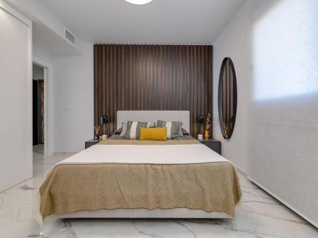 Apartamentos de lujo con piscina, gym, sauna y vistas al mar en Playa Flamenca, Orihuela Costa